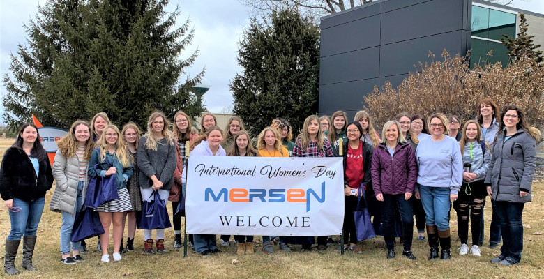 Mersen à Greenville, MI, USA, invited students from the local High School for IWD2020.